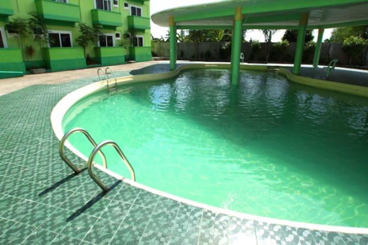 Green One Hotel Lapu-Lapu City Exteriör bild