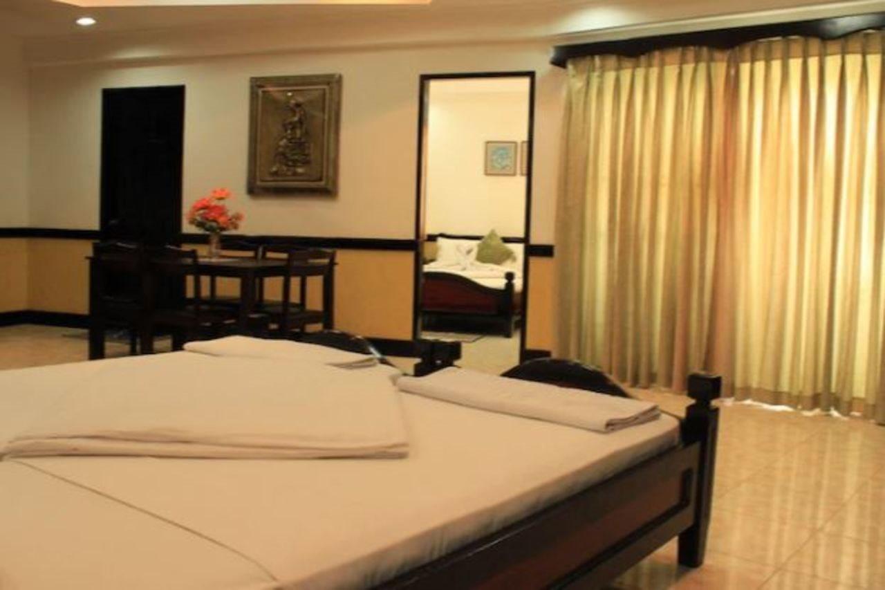 Green One Hotel Lapu-Lapu City Exteriör bild