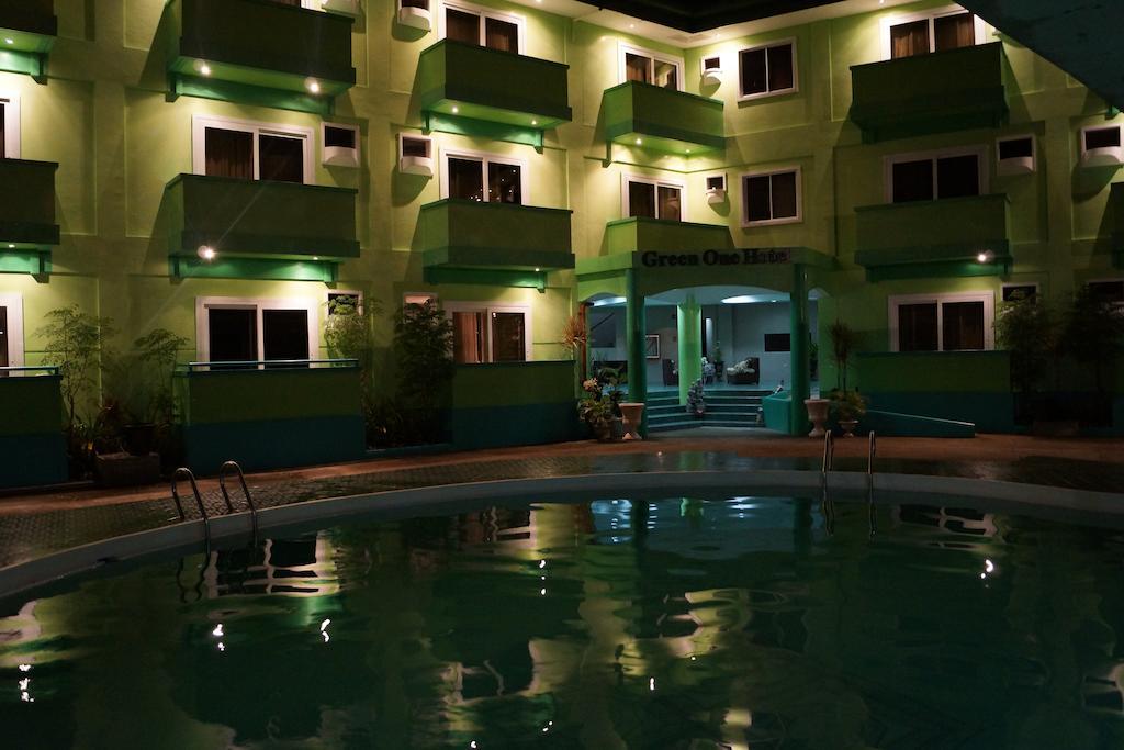 Green One Hotel Lapu-Lapu City Exteriör bild