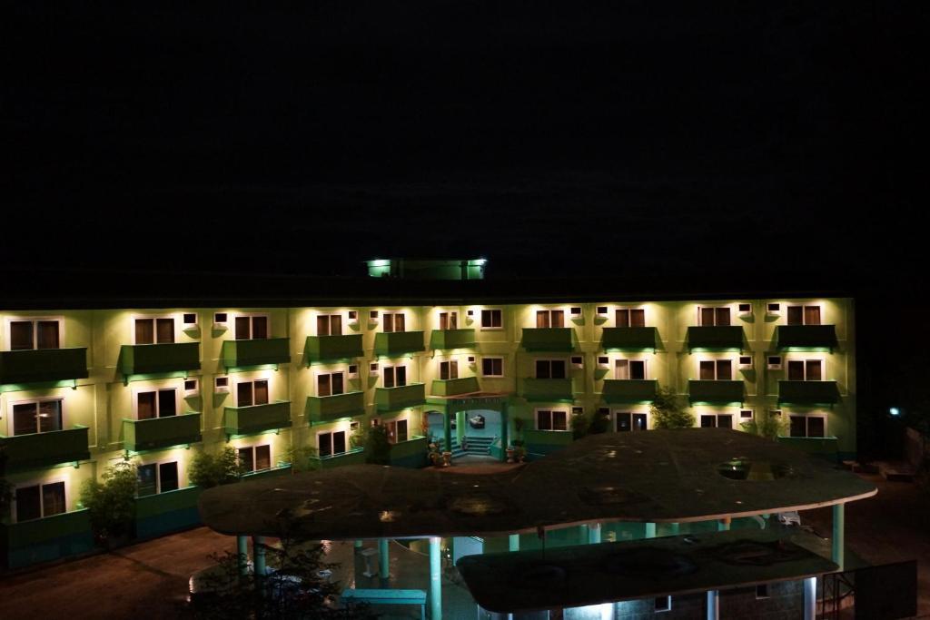 Green One Hotel Lapu-Lapu City Exteriör bild