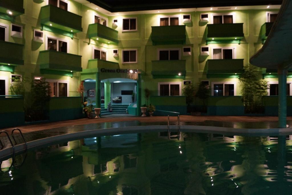 Green One Hotel Lapu-Lapu City Exteriör bild
