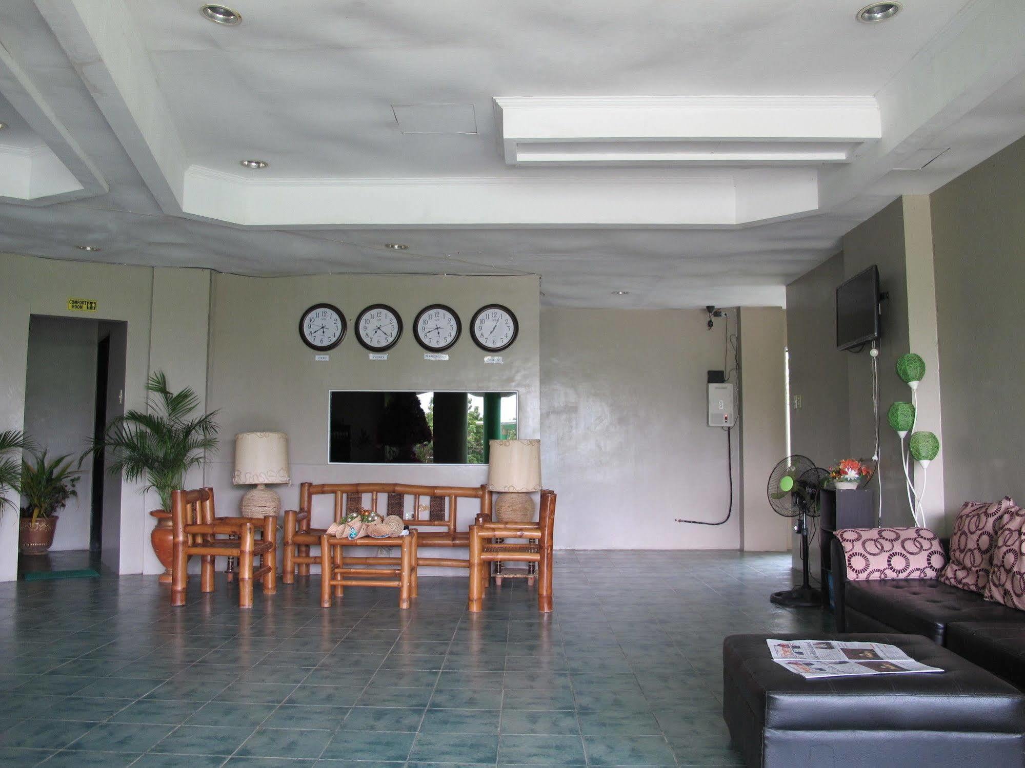 Green One Hotel Lapu-Lapu City Exteriör bild